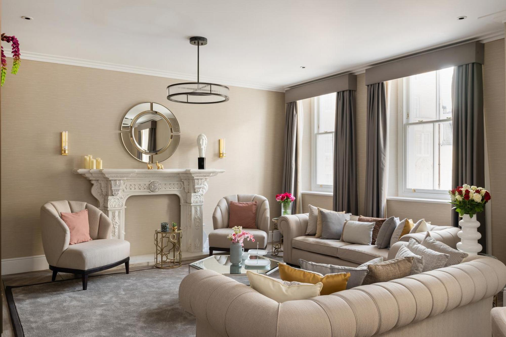 Charles Of Mayfair * Londres